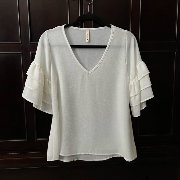 Tyche Ruffled Sleeve Blouse - Color White Size Small - Picture 4 of 4